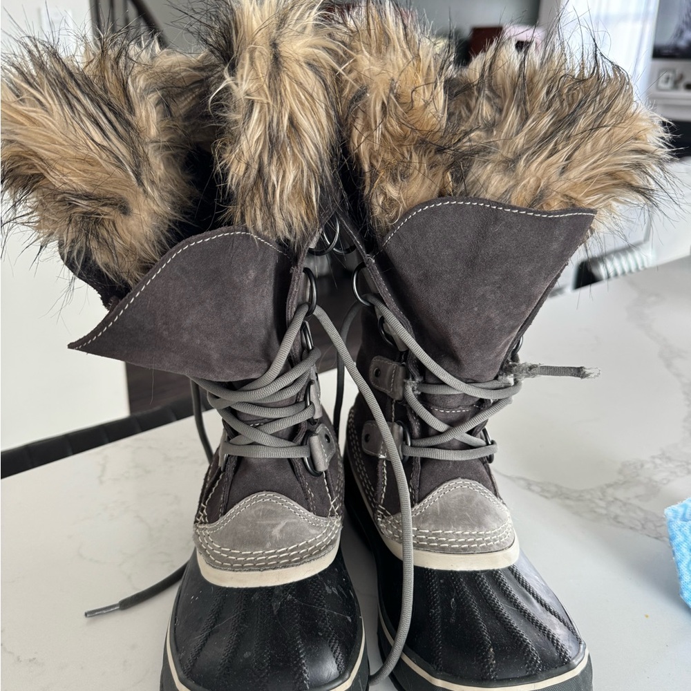 Sorel Black and Tan Faux Fur Boots